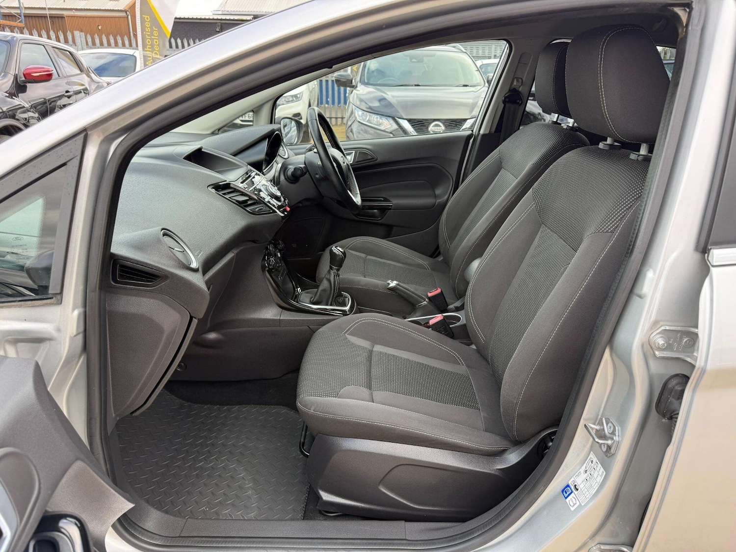 Used Ford Fiesta 2015 for sale - 76514506: Photo 32