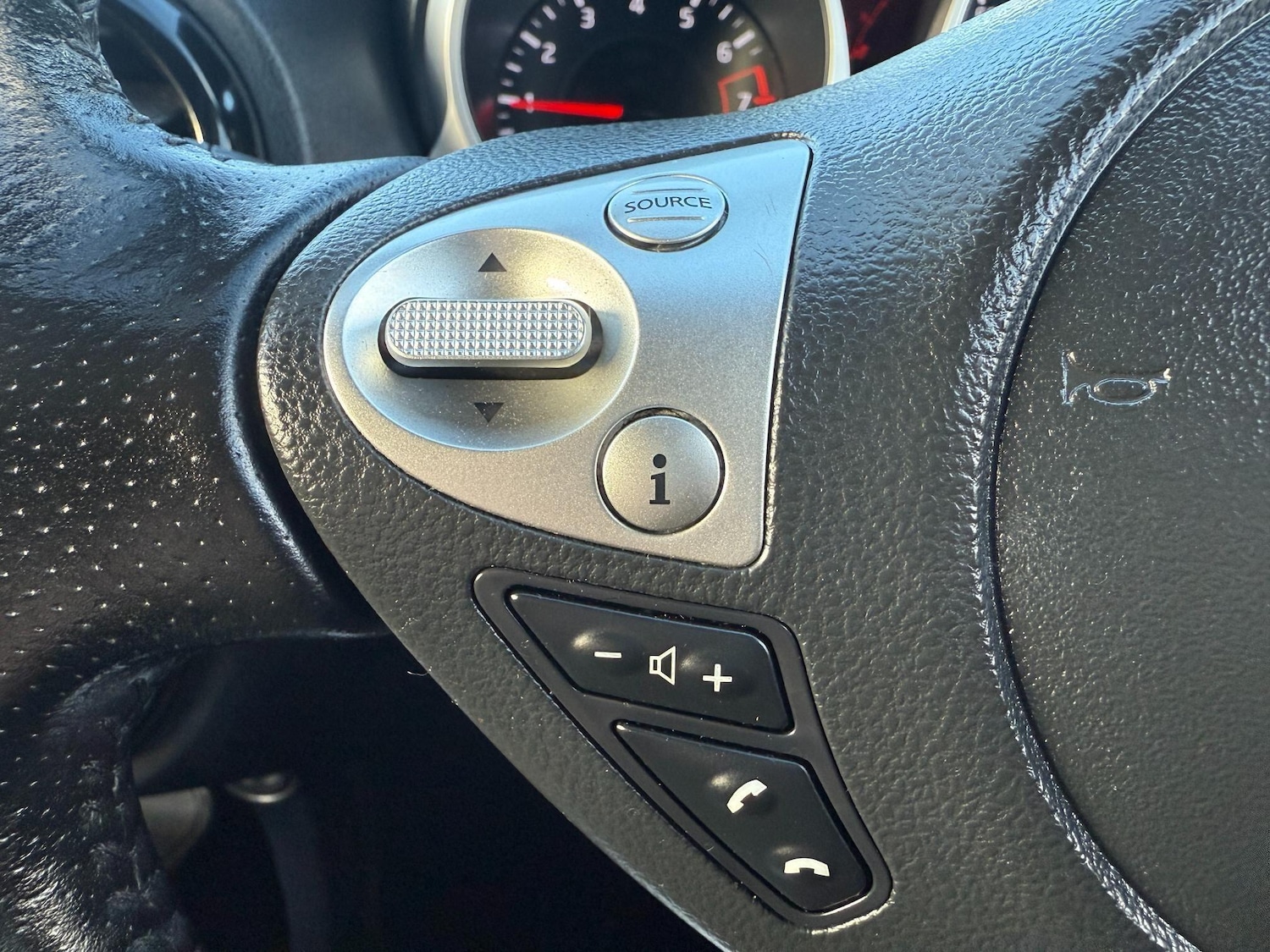 Used Nissan Juke 2015 for sale - 76606845: Photo 11