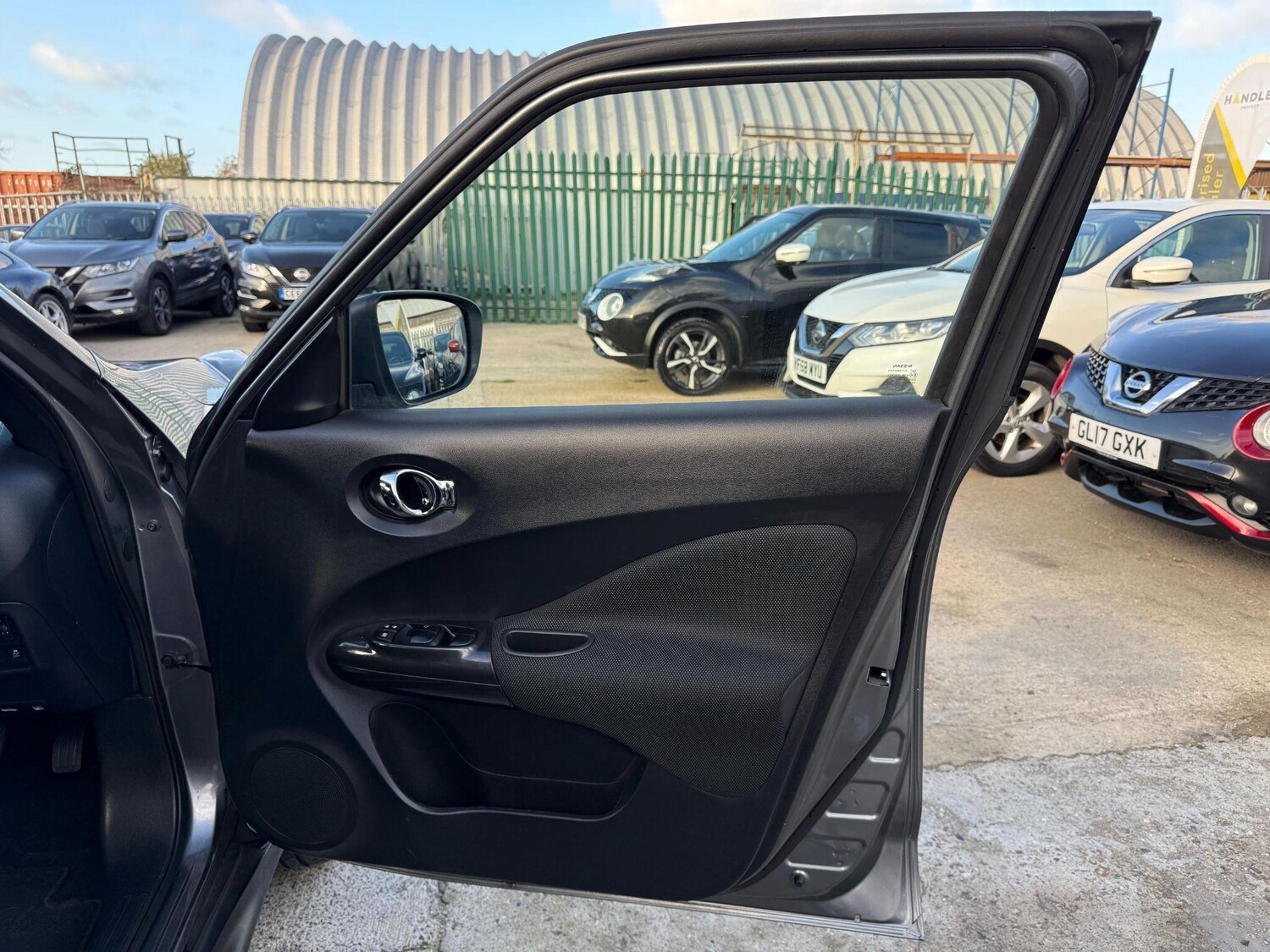 Used Nissan Juke 2015 for sale - 76606845: Photo 24