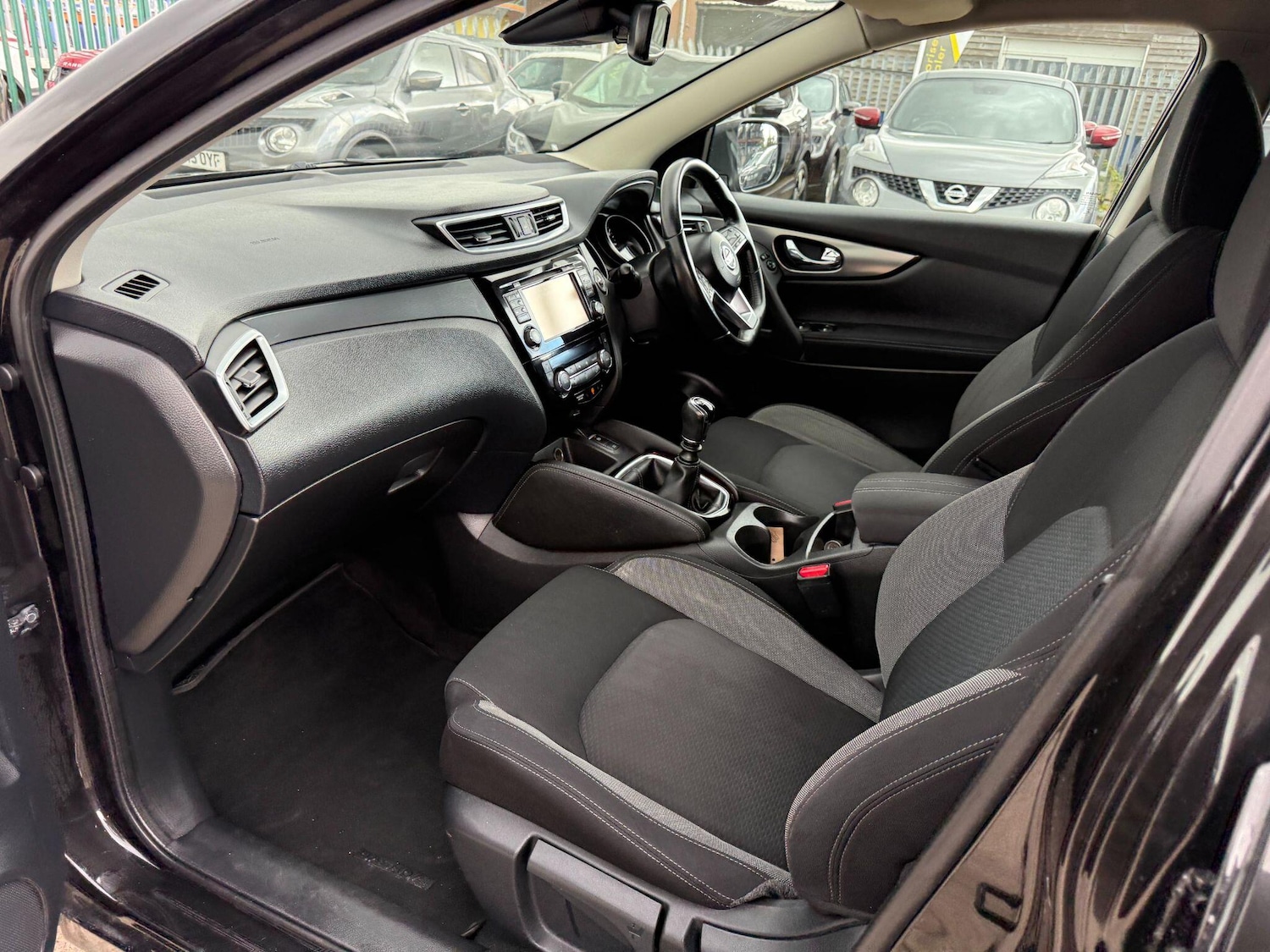 Used Nissan Qashqai 2018 for sale - 76514495: Photo 2