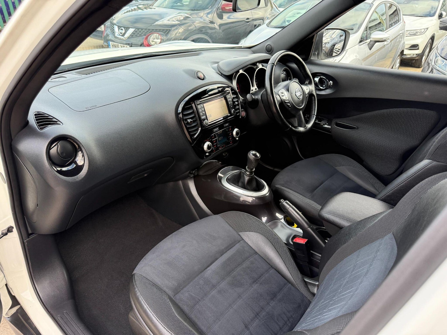 Used Nissan Juke 2017 for sale - 76514519: Photo 2