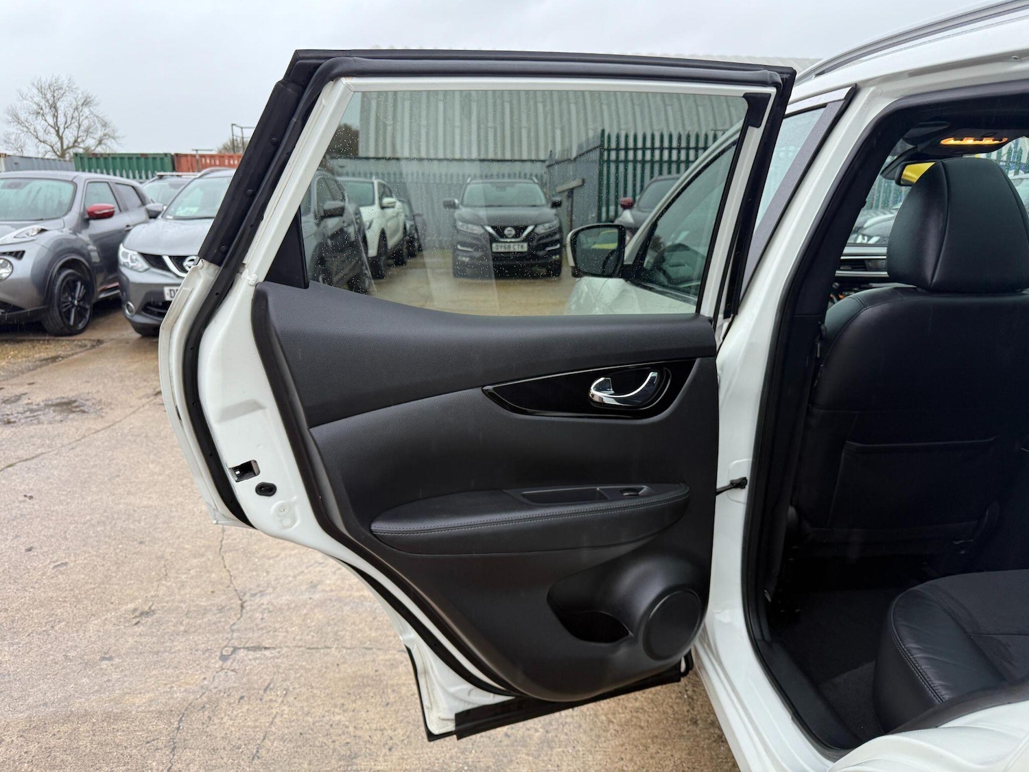 Used Nissan Qashqai 2016 for sale - 76935761: Photo 57