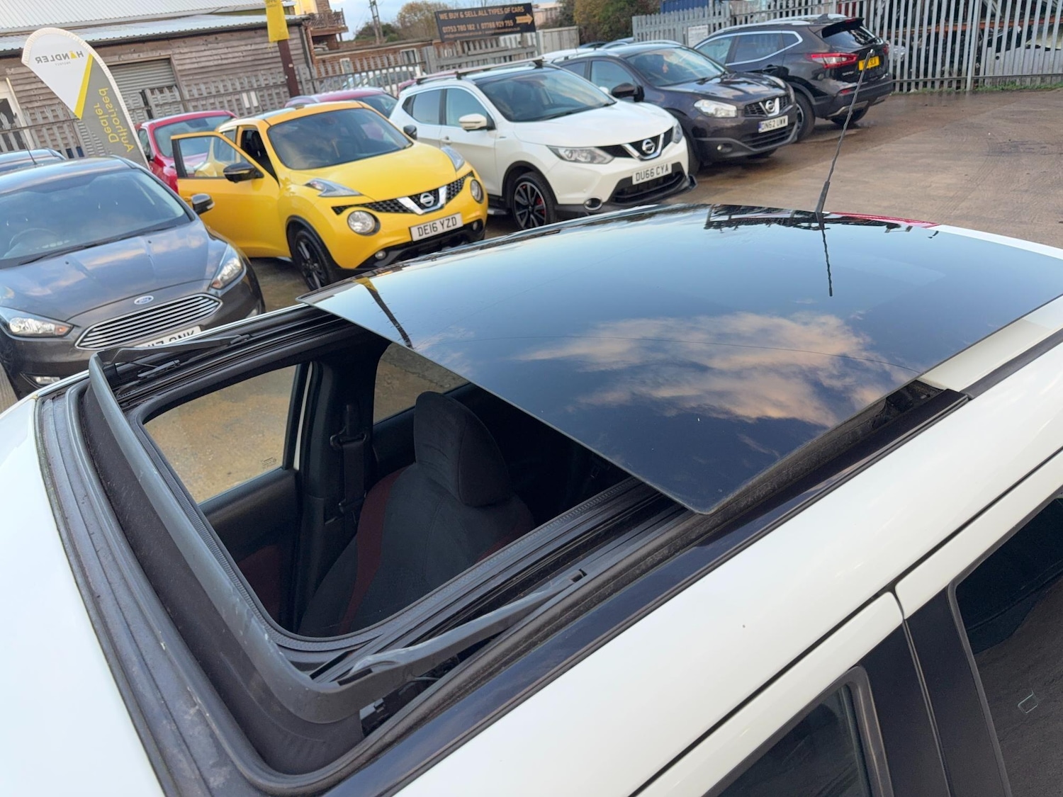 Used Nissan Juke 2016 for sale - 77101670: Photo 3