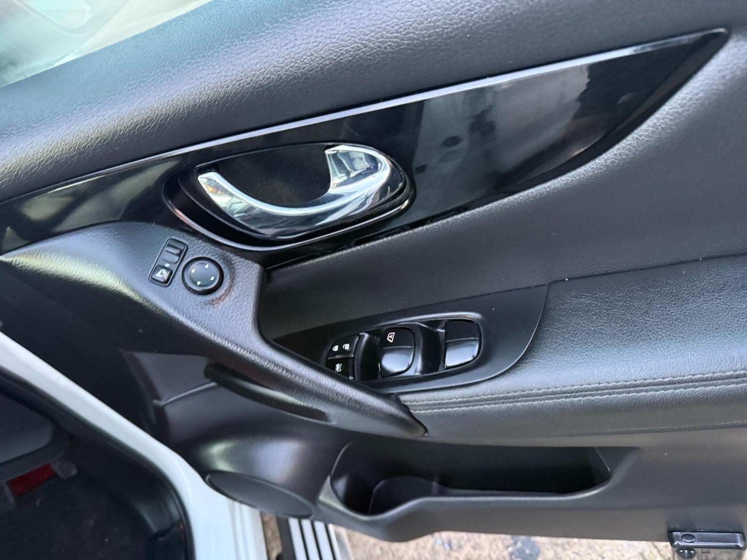 Used Nissan Qashqai 2016 for sale - 76752735: Photo 15