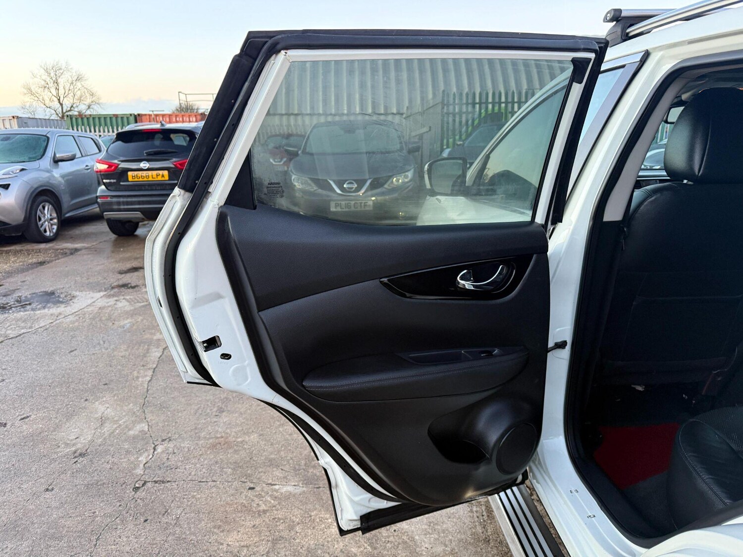 Used Nissan Qashqai 2016 for sale - 76752735: Photo 52