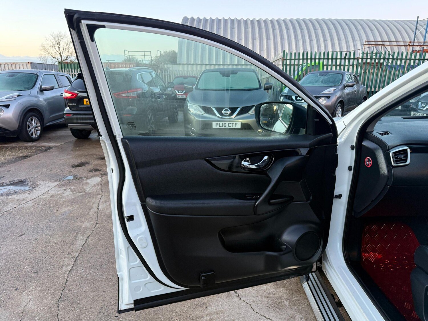 Used Nissan Qashqai 2016 for sale - 76752735: Photo 54