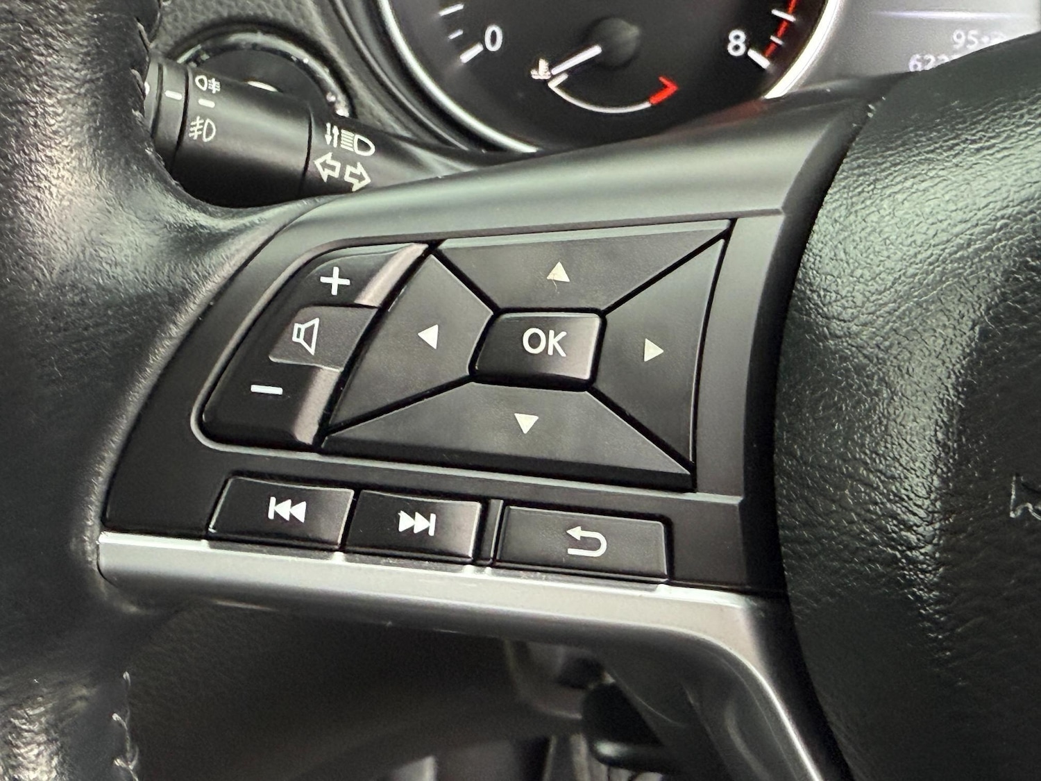 Used Nissan Qashqai 2018 for sale - 77102023: Photo 12