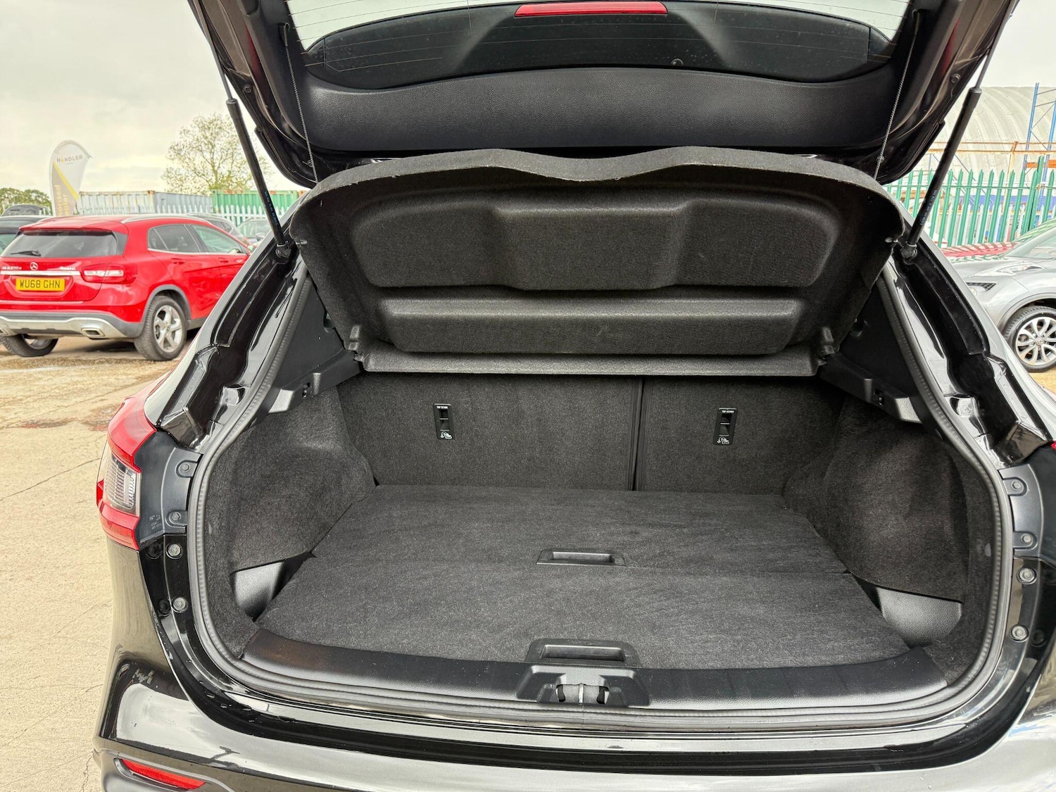 Used Nissan Qashqai 2018 for sale - 77102023: Photo 19