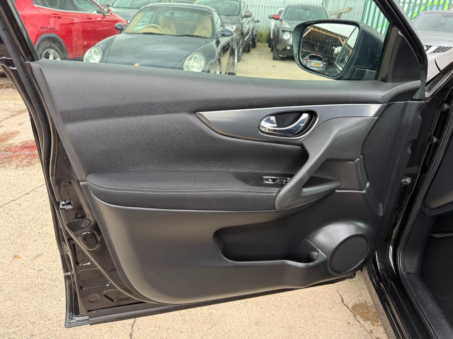 Used Nissan Qashqai 2018 for sale - 77102023: Photo 43