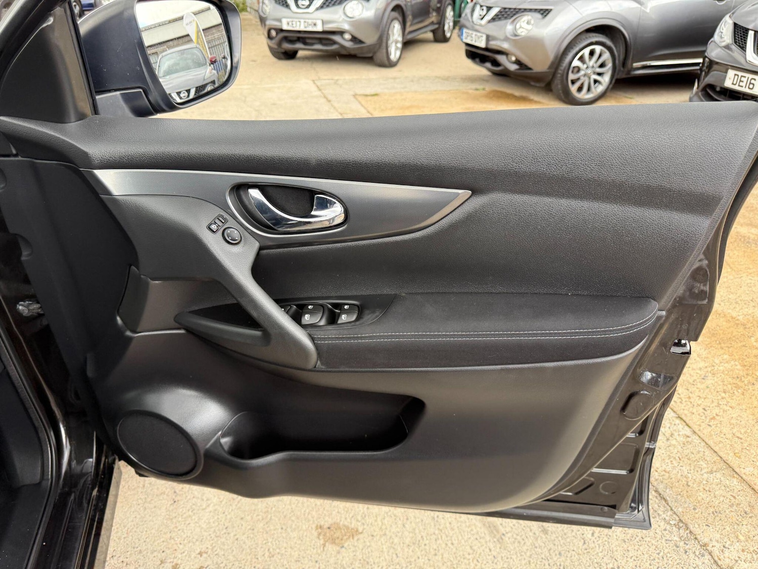 Used Nissan Qashqai 2018 for sale - 77102023: Photo 52