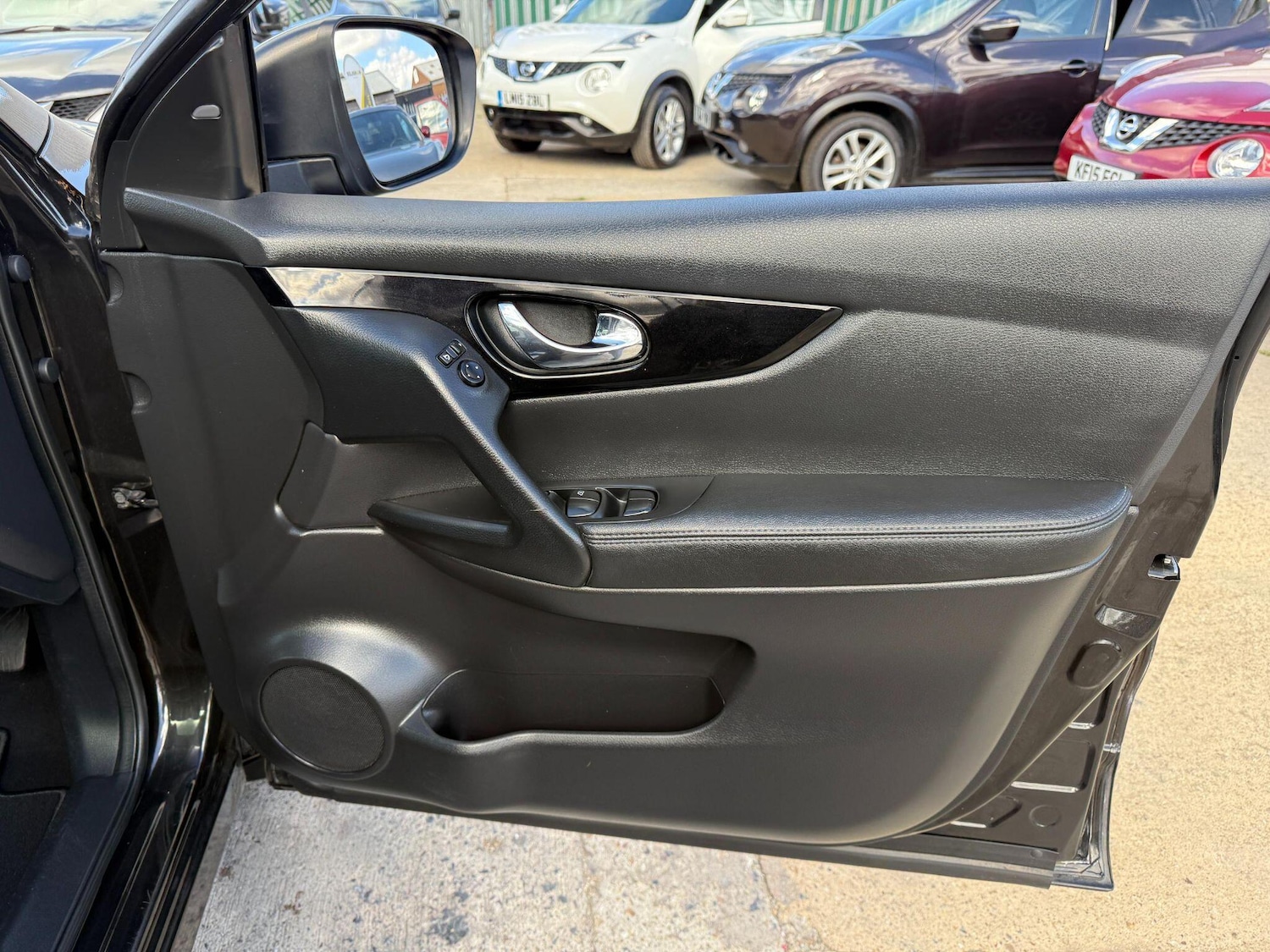 Used Nissan Qashqai 2016 for sale - 76514518: Photo 23