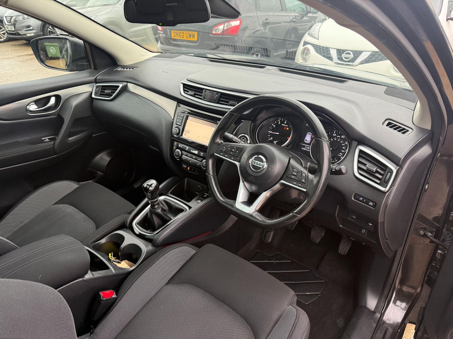 Used Nissan Qashqai 2018 for sale - 77155601: Photo 2