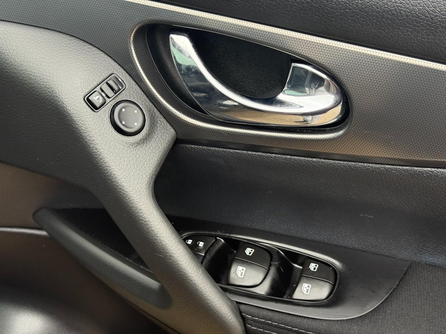 Used Nissan Qashqai 2018 for sale - 77155601: Photo 33