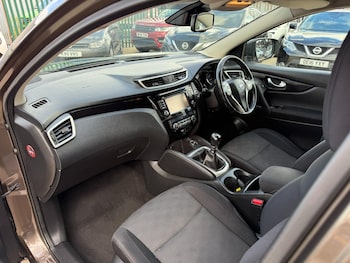 Used Nissan Qashqai 2017 for sale - 76514512: Photo