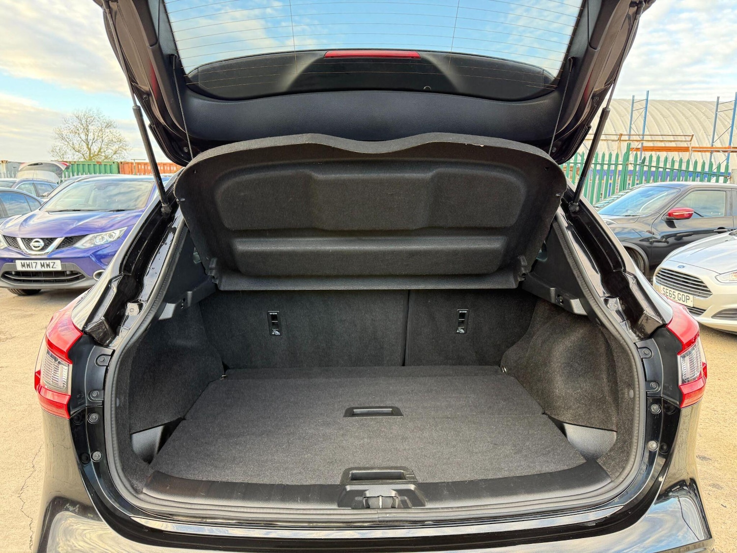 Used Nissan Qashqai 2018 for sale - 76514498: Photo 42