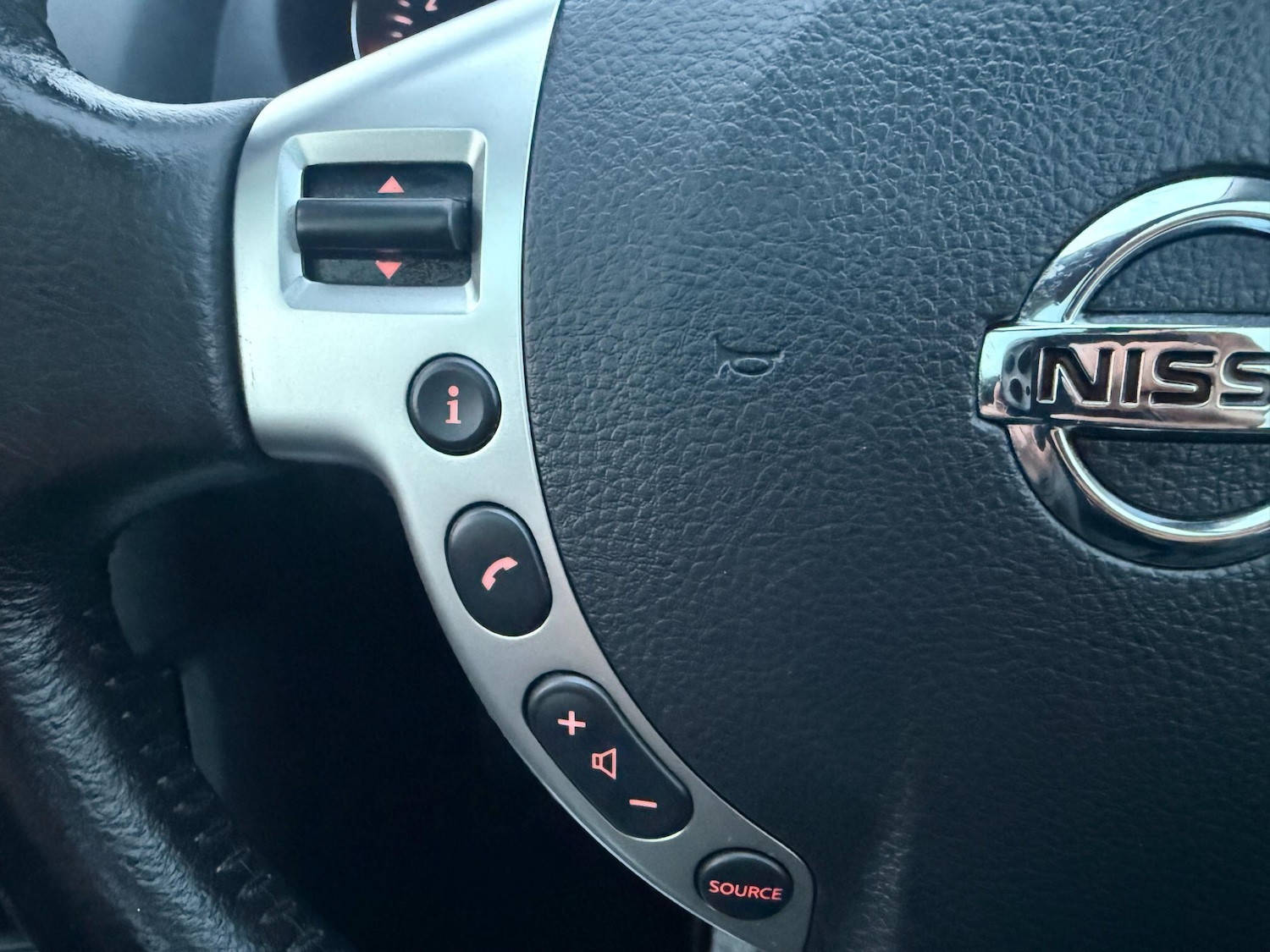 Used Nissan Qashqai 2012 for sale - 76964931: Photo 12