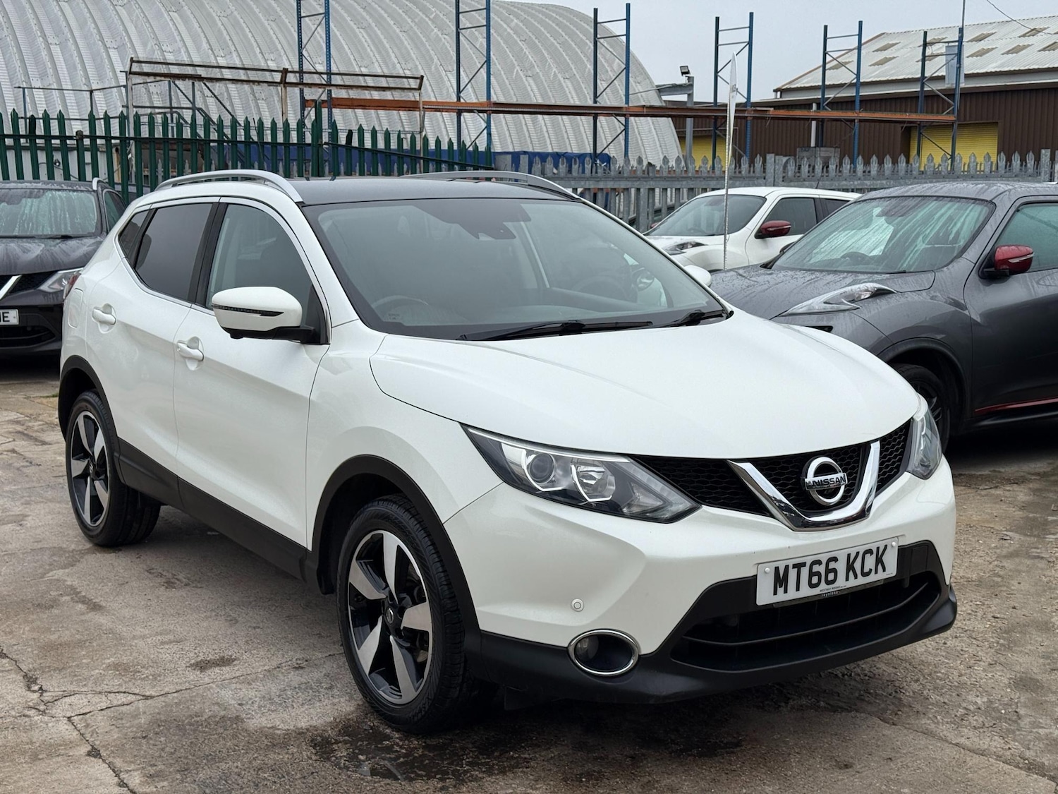 Used Nissan Qashqai 2016 for sale - 76514514: Photo 15