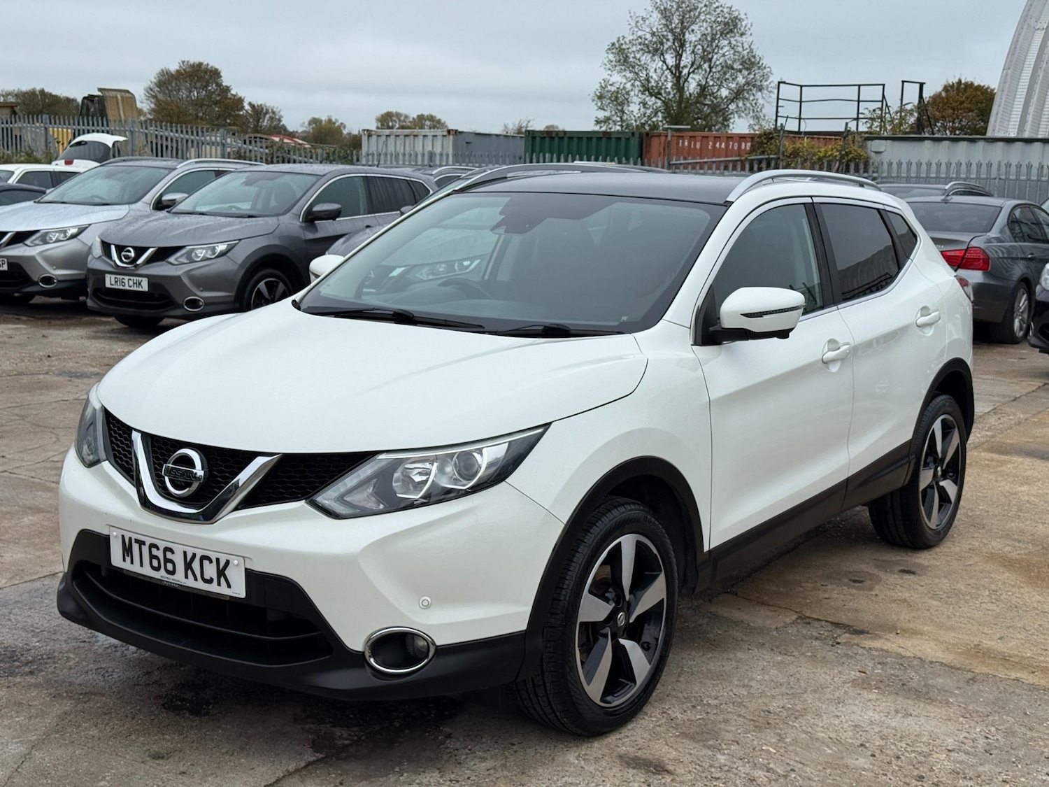 Used Nissan Qashqai 2016 for sale - 76514514: Photo 18