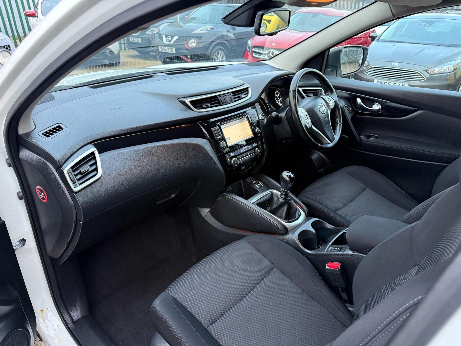 Used Nissan Qashqai 2016 for sale - 76850353: Photo 2