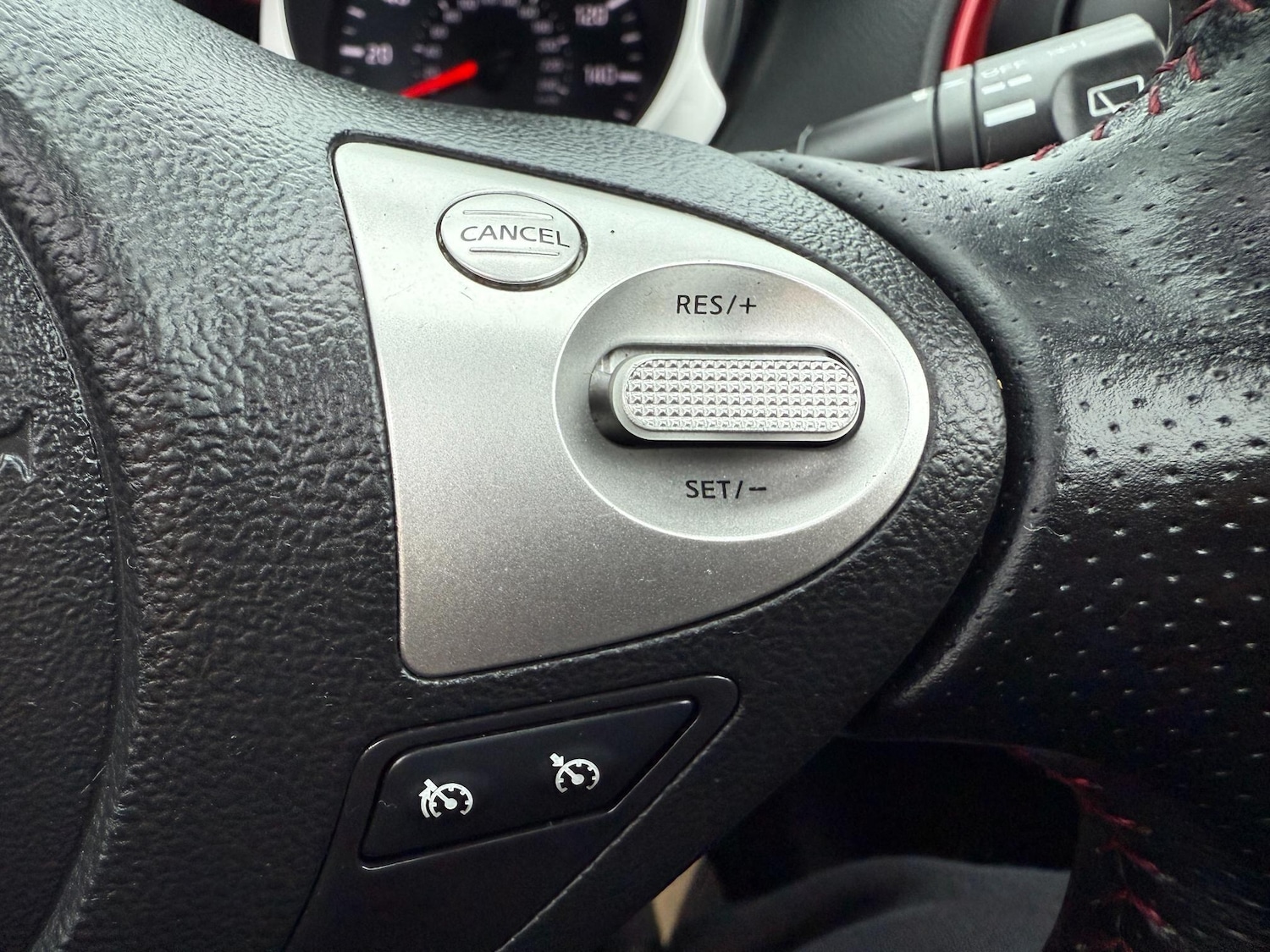 Used Nissan Juke 2014 for sale - 76689232: Photo 12