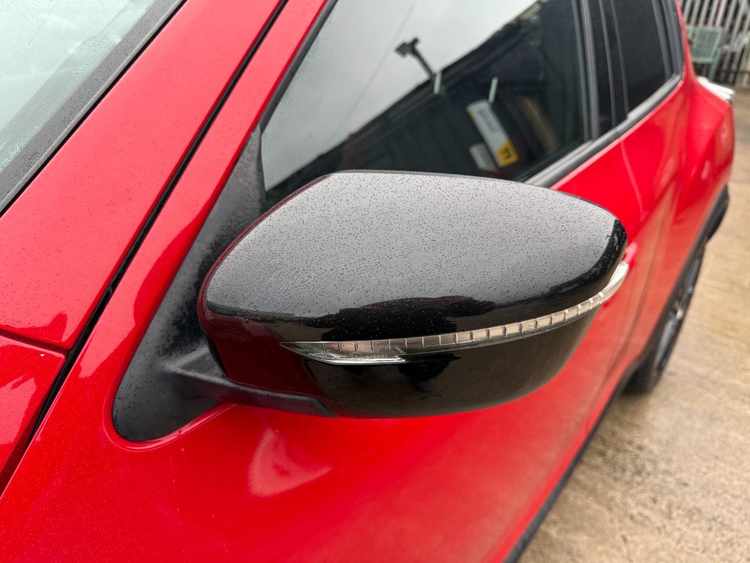 Used Nissan Juke 2014 for sale - 76689232: Photo 17