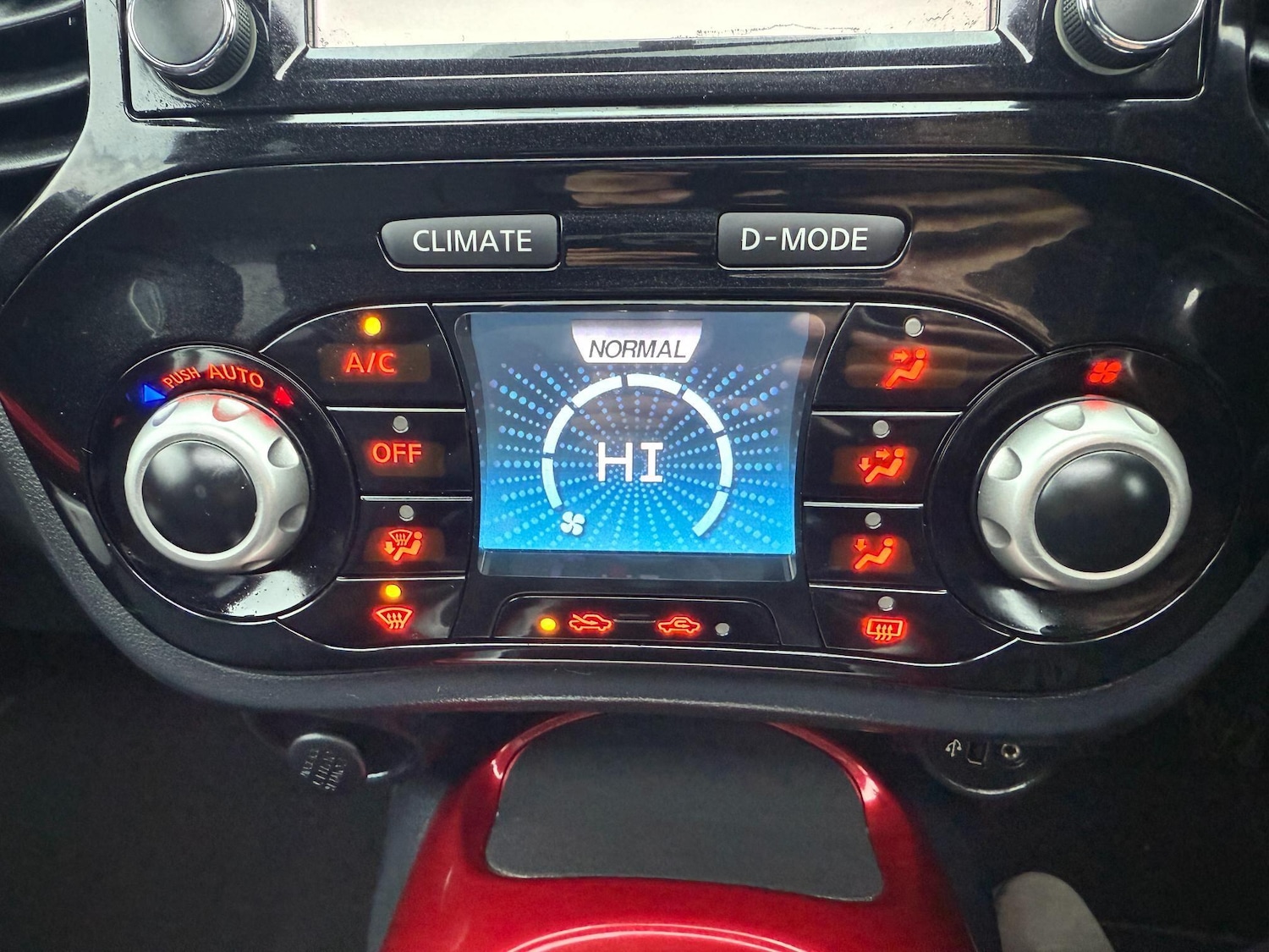 Used Nissan Juke 2014 for sale - 76689232: Photo 9