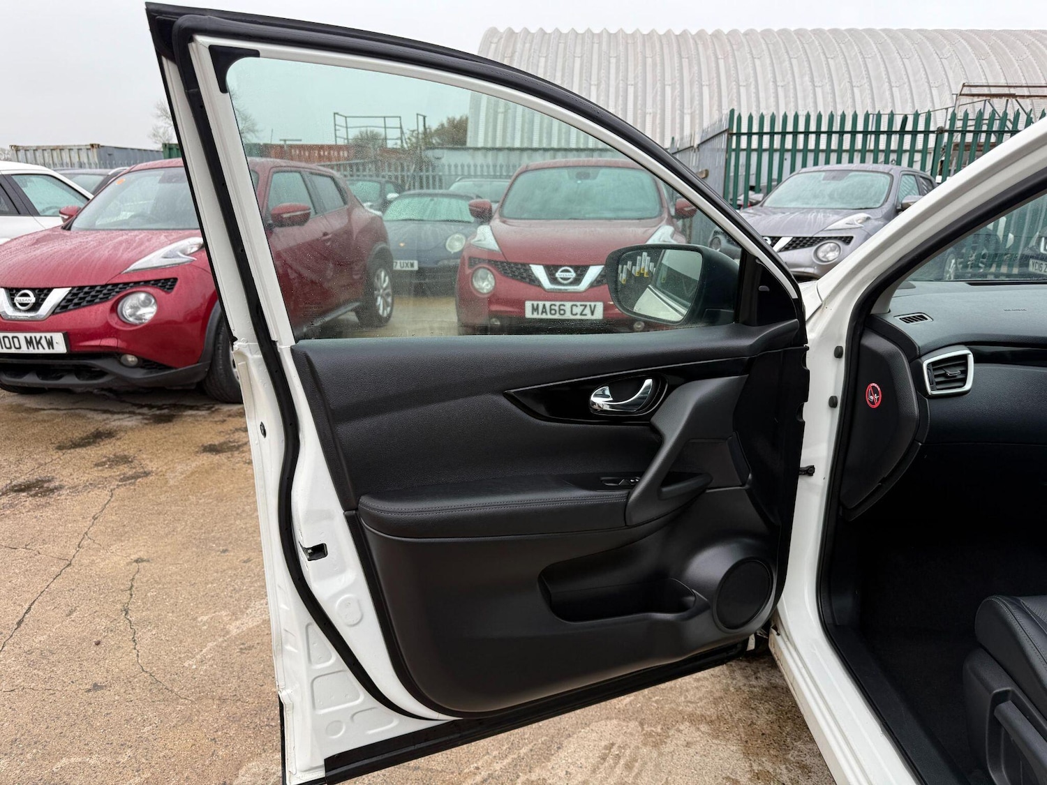Used Nissan Qashqai 2016 for sale - 76688647: Photo 22