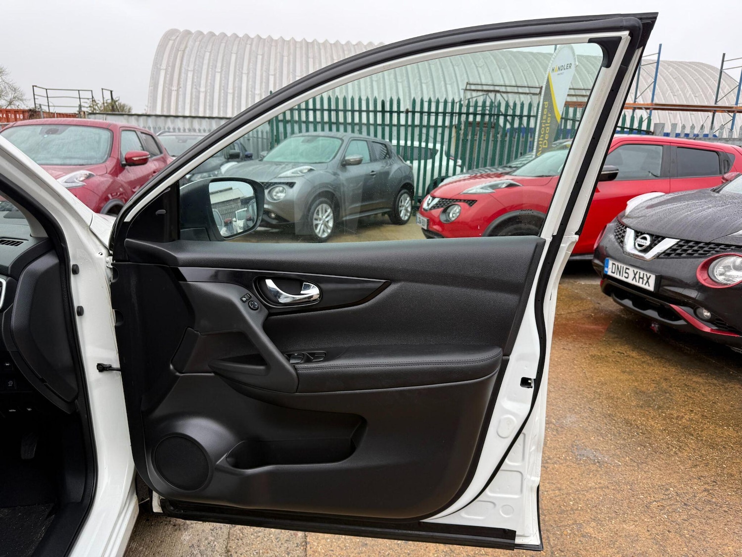 Used Nissan Qashqai 2016 for sale - 76688647: Photo 48