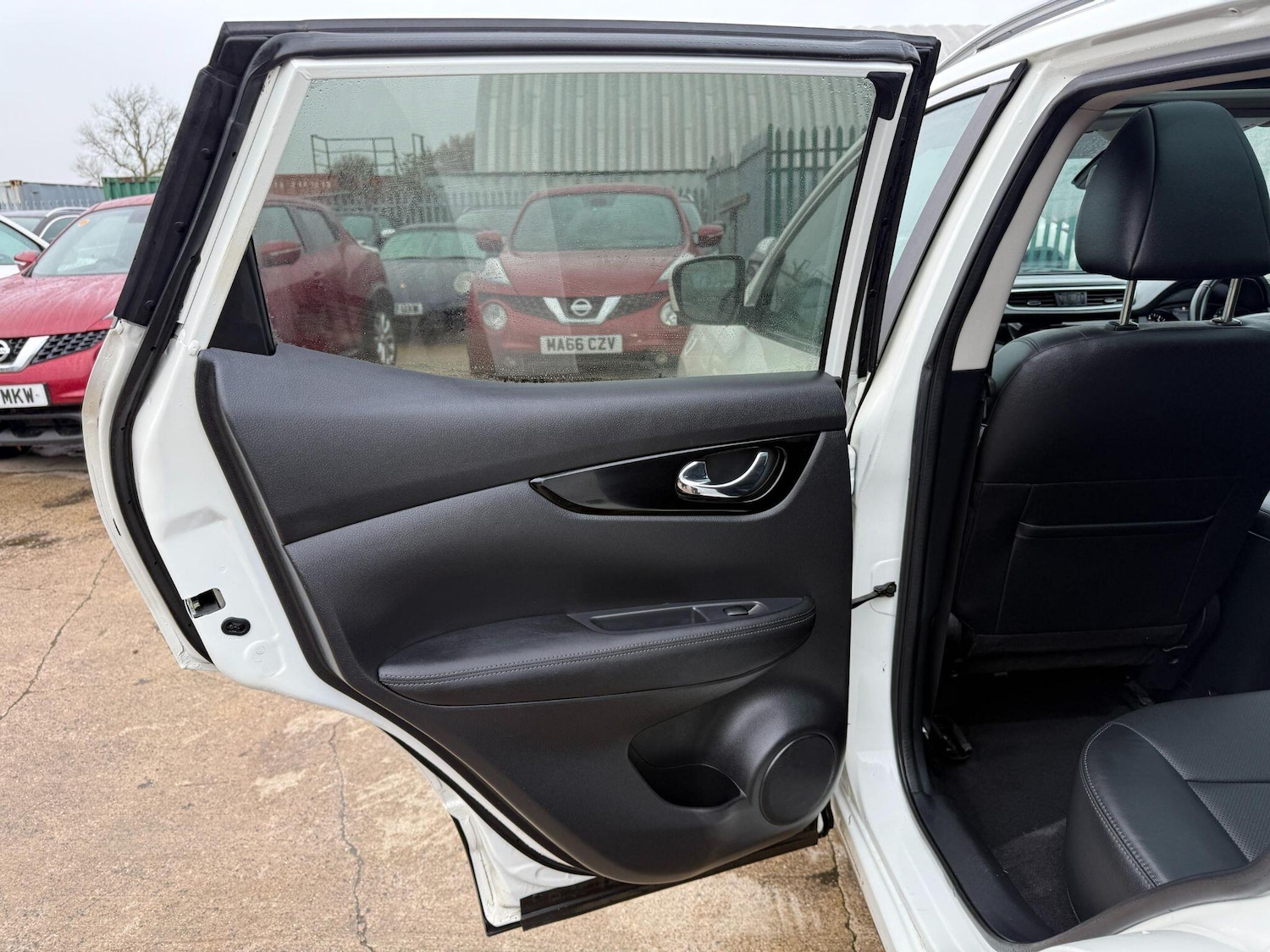 Used Nissan Qashqai 2016 for sale - 76688647: Photo 52