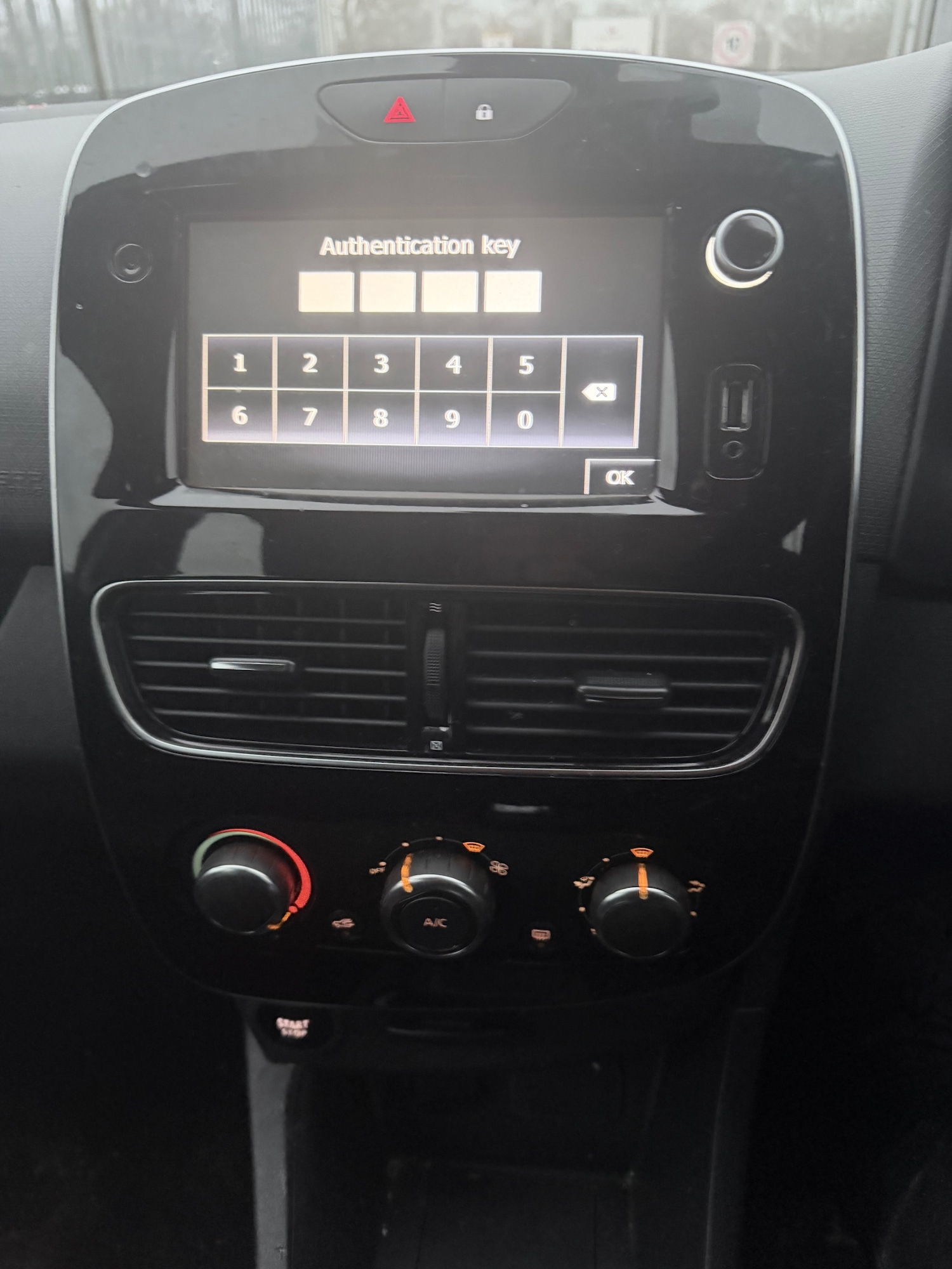 Used Renault Clio 2018 for sale - 77327196: Photo 15