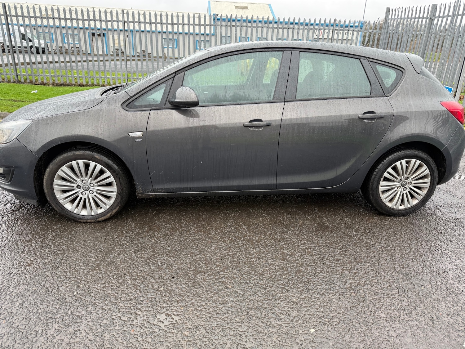 Used Vauxhall Astra 2013 for sale - 77021373: Photo 4