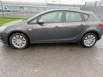 Used Vauxhall Astra 2013 for sale - 77021373: Photo