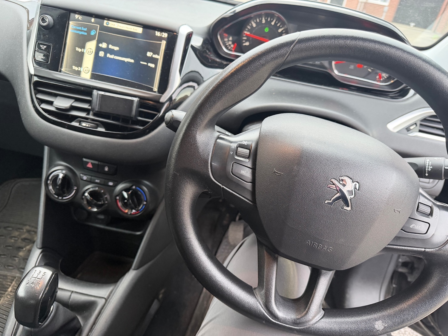 Used Peugeot 208 2013 for sale - 77760912: Photo 13