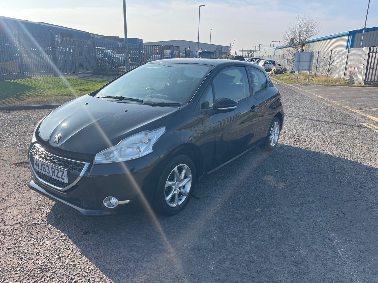Used Peugeot 208 2013 for sale - 77760912: Photo 2
