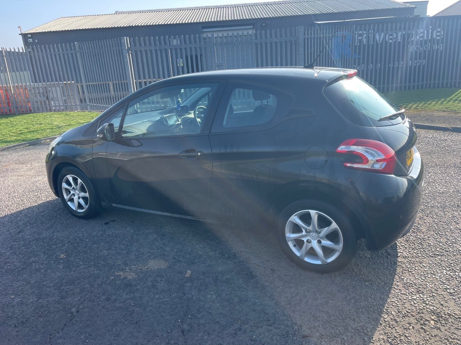 Used Peugeot 208 2013 for sale - 77760912: Photo 3
