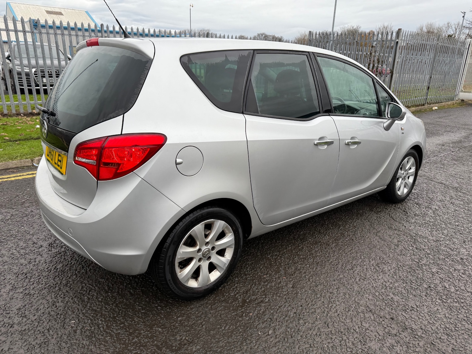 Used Vauxhall Meriva 2011 for sale - 76709699: Photo 4