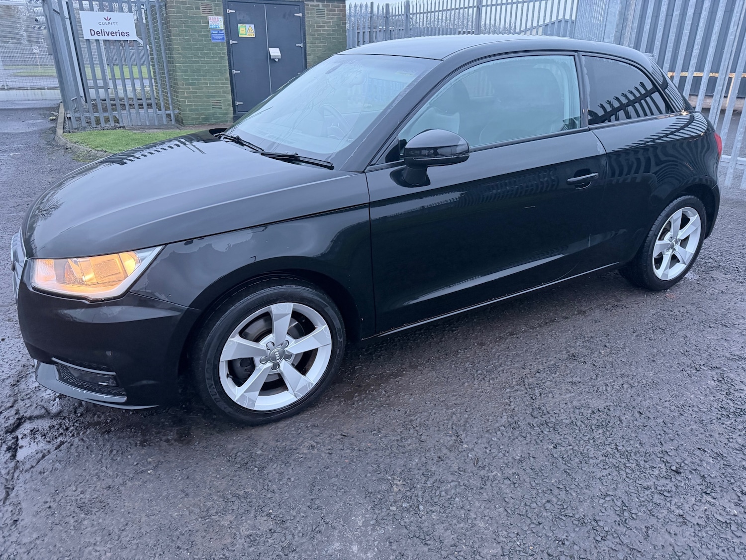 Used Audi A1 2016 for sale - 77354951: Photo 4