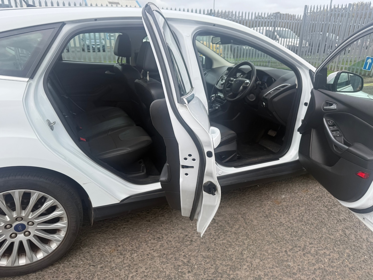 Used Ford Focus 2013 for sale - 76396710: Photo 13