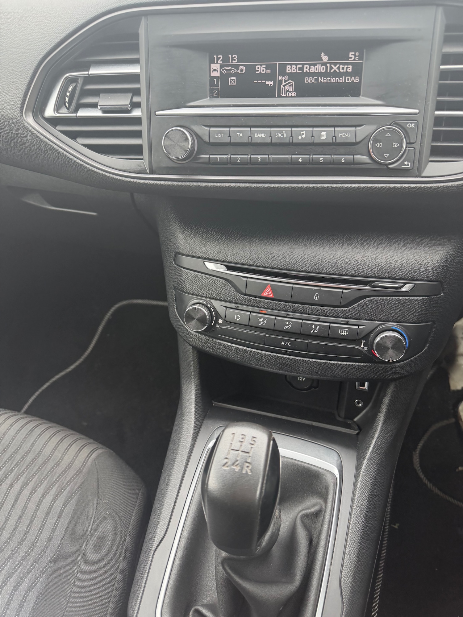 Used Peugeot 308 2015 for sale - 77350599: Photo 14