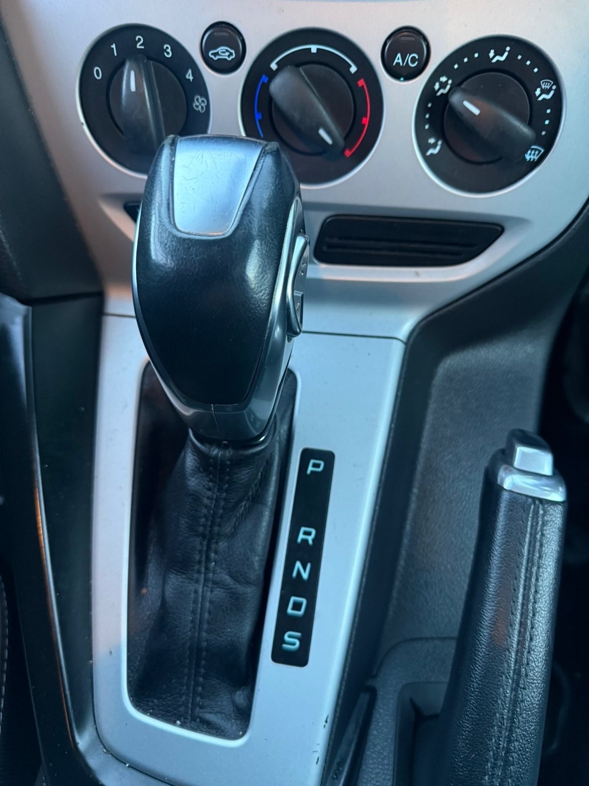 Used Ford Focus 2014 for sale - 77101325: Photo 14