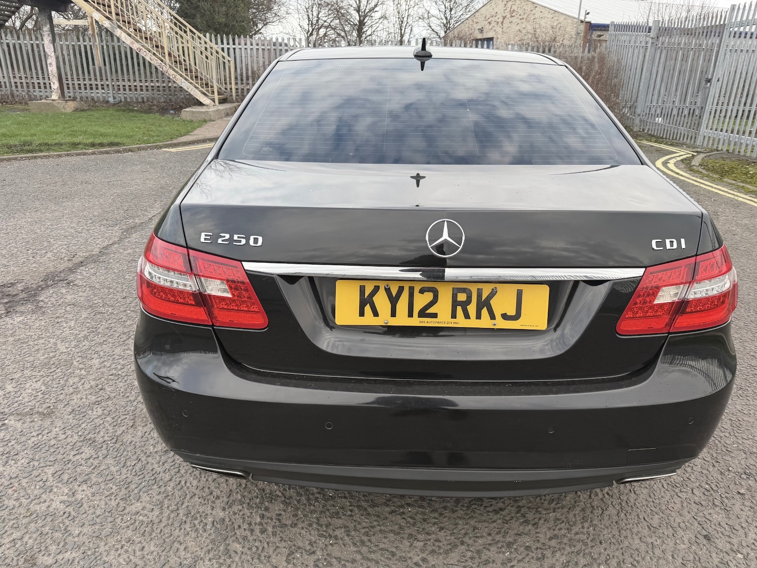 Used Mercedes-Benz E Class 2012 for sale - 77694037: Photo 5