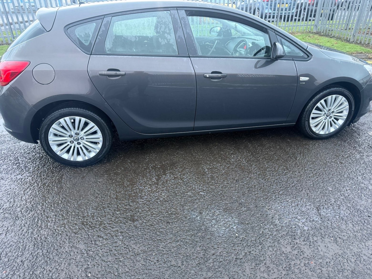 Used Vauxhall Astra 2013 for sale - 77127704: Photo 10