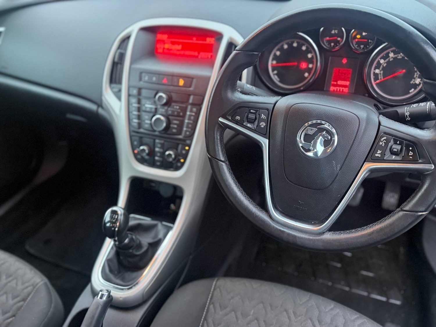 Used Vauxhall Astra 2013 for sale - 77127704: Photo 14