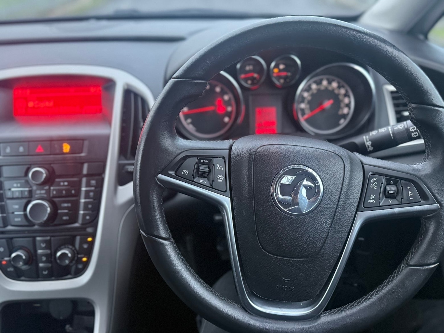 Used Vauxhall Astra 2013 for sale - 77127704: Photo 17