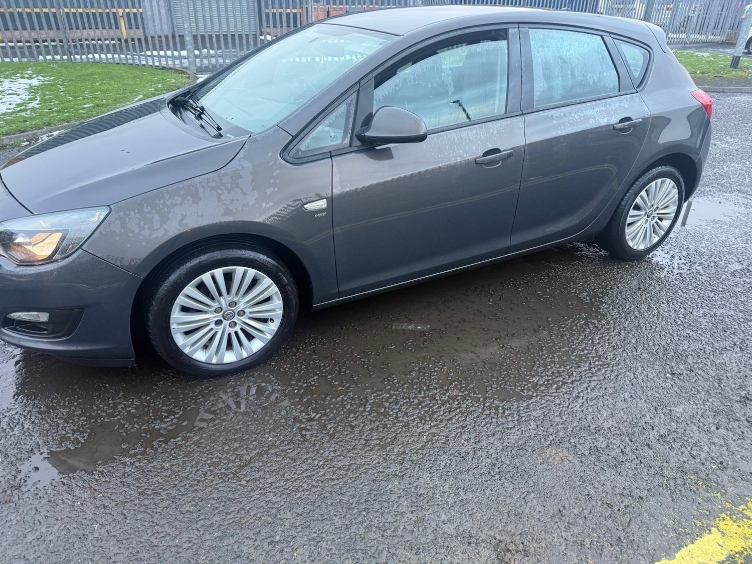 Used Vauxhall Astra 2013 for sale - 77127704: Photo 6