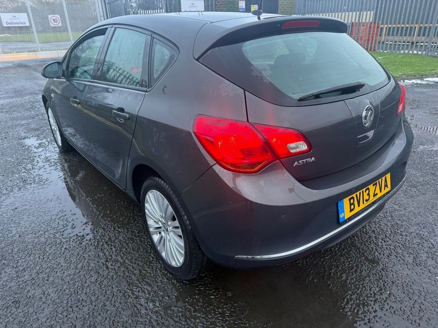 Used Vauxhall Astra 2013 for sale - 77127704: Photo 7