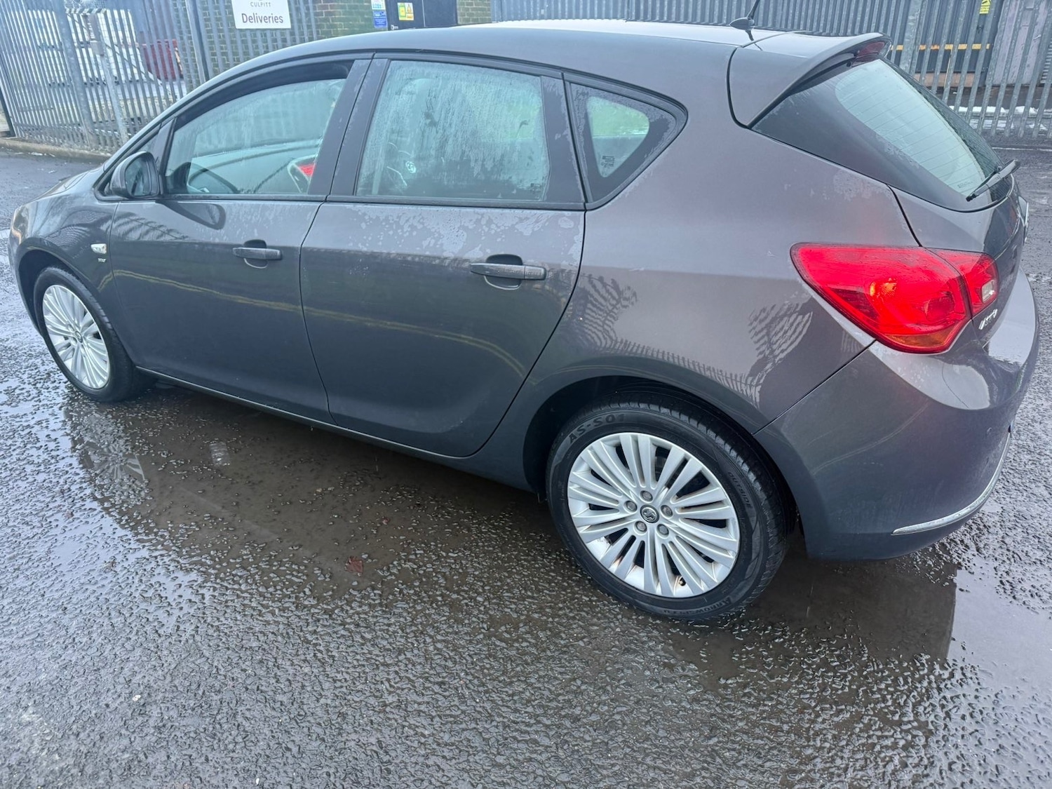 Used Vauxhall Astra 2013 for sale - 77127704: Photo 8
