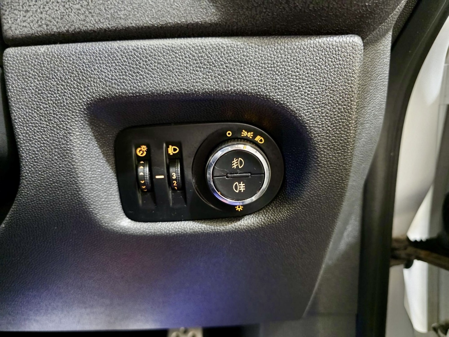 Used Vauxhall Corsa 2013 for sale - 77264485: Photo 26