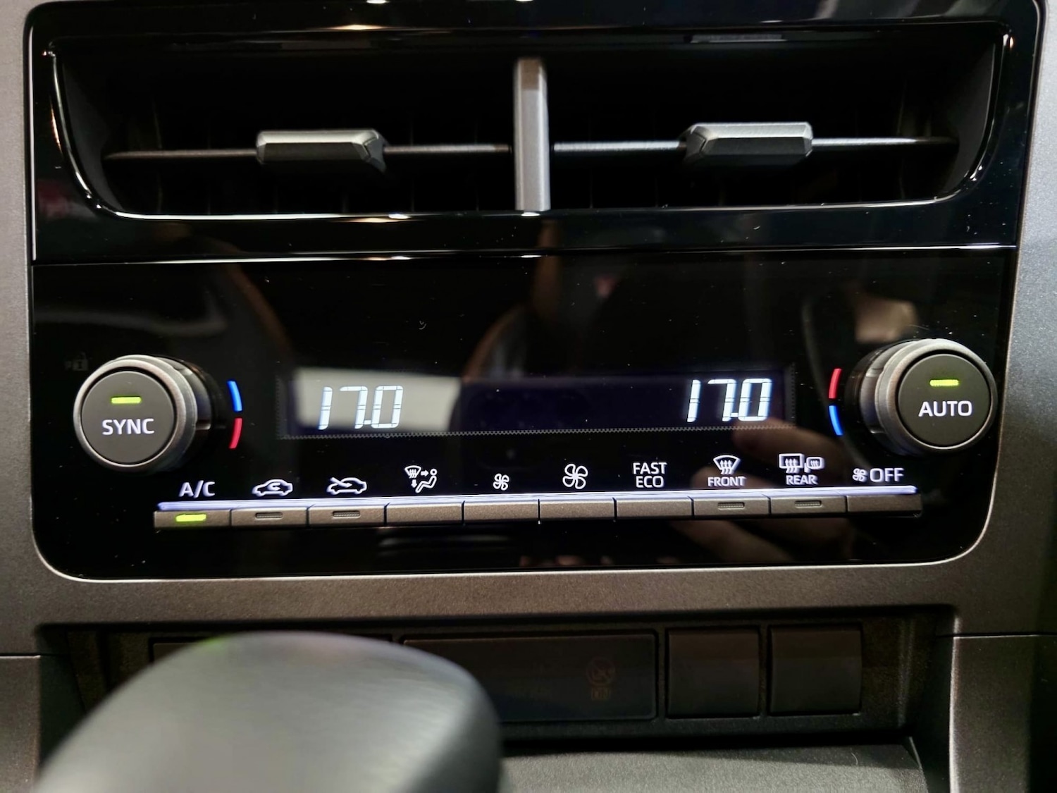 Used Toyota Yaris 2025 for sale - 77735694: Photo 25