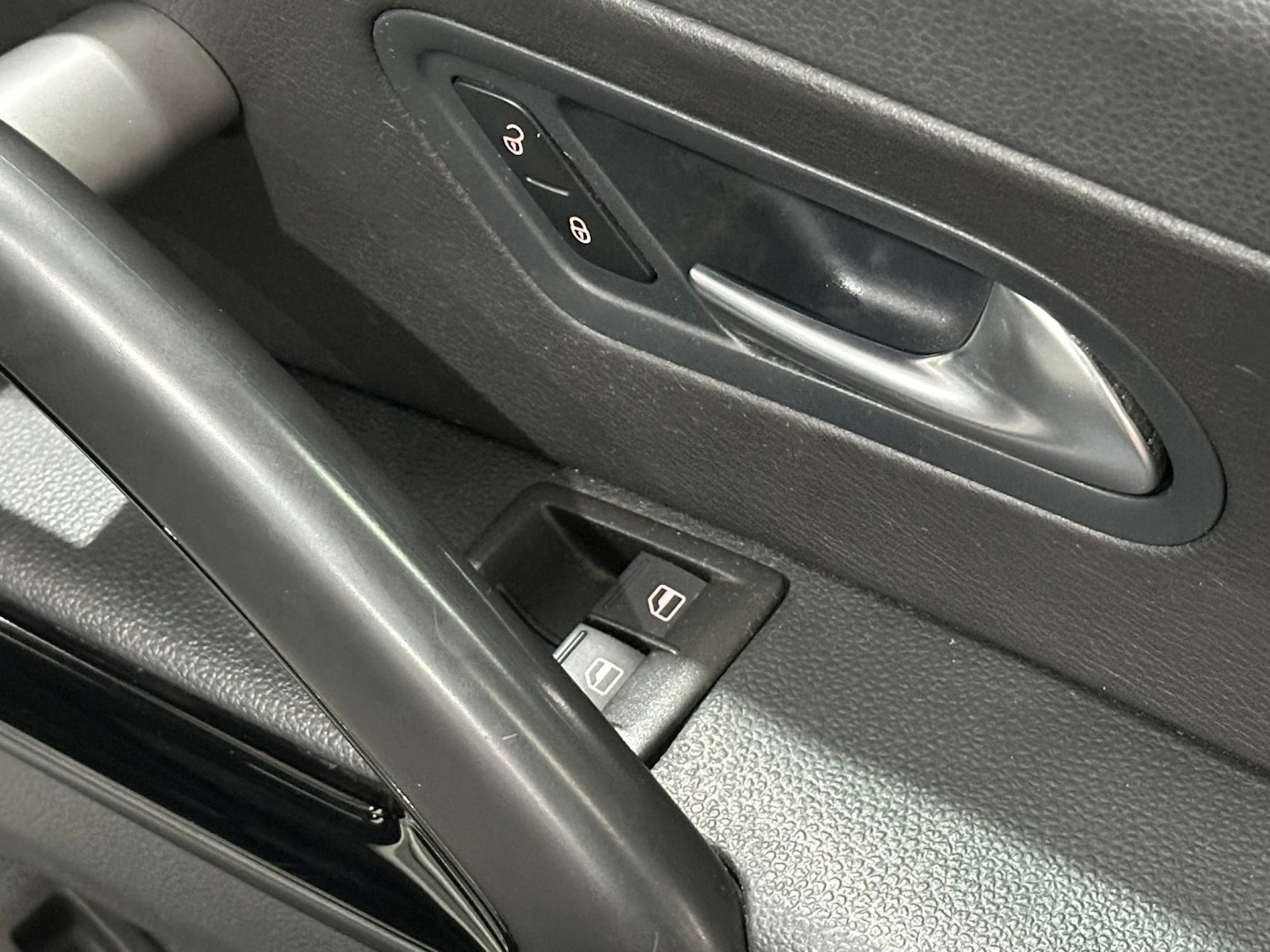 Used Volkswagen Scirocco 2013 for sale - 77258995: Photo 32